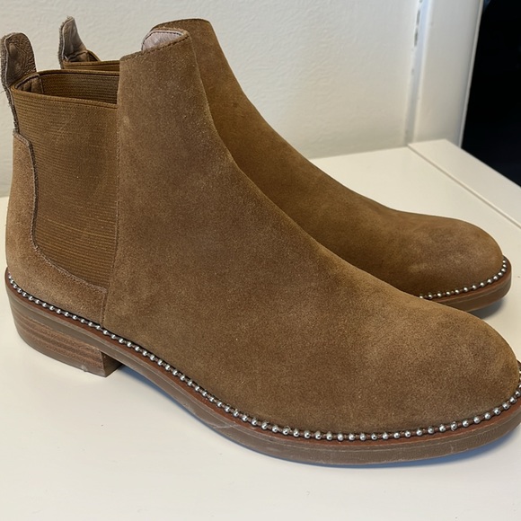 Never-worn, tan suede Browns Wishbone Collection boots. - Picture 7 of 7